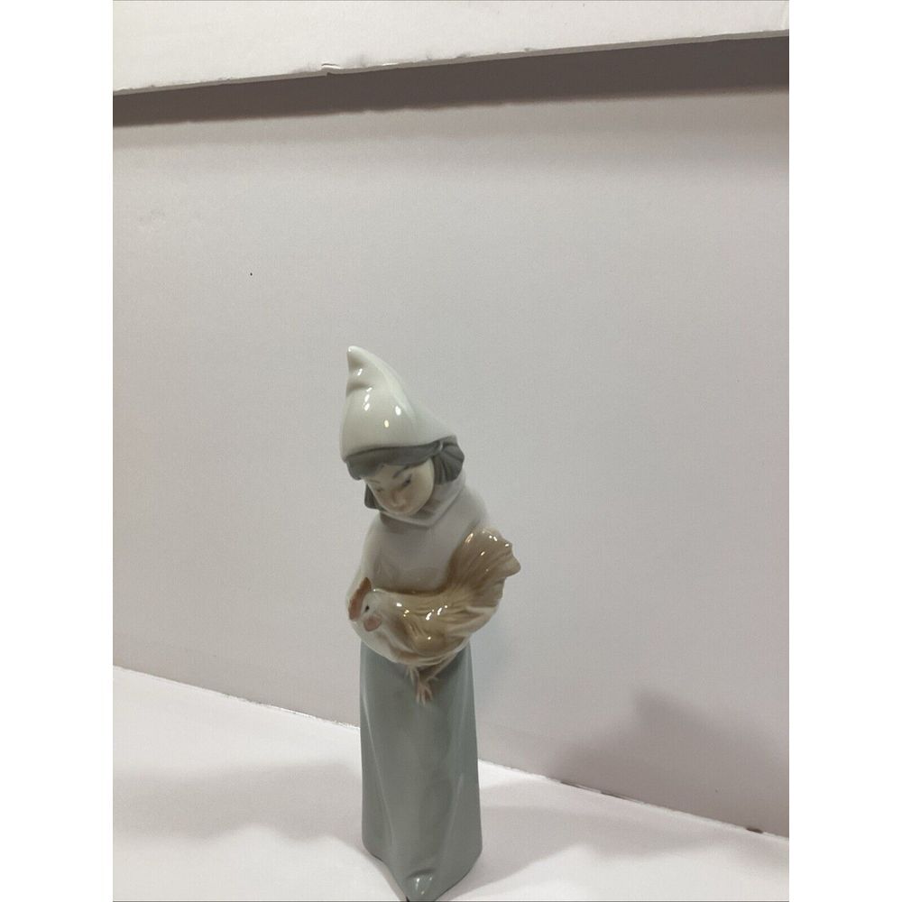 Lladro 4677 Shepherdess & Rooster Porcelain Figurine Spain Nativity SKU#1520‎